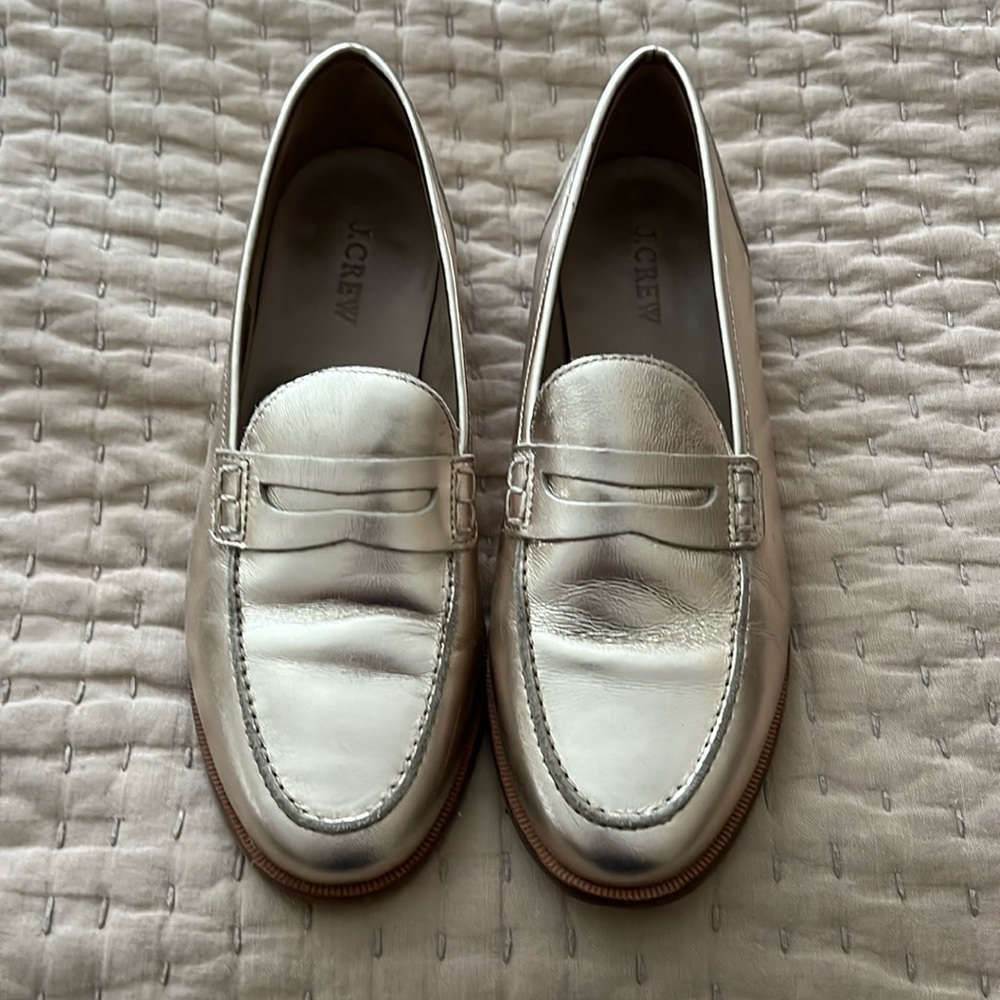 JCrew Ryan loafers in Gold - size 8 in EUC
